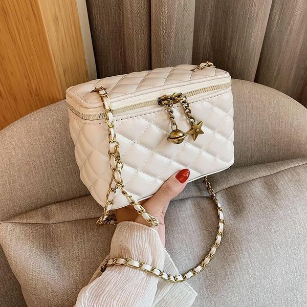 shoulder bags lattice box bag small crossbody 2021 fashion high-quality leather women's designer handbag chain messenger
shoulder bags lattice box bag small crossbody 2021 fashion high-quality leather women's designer handbag chain messenger