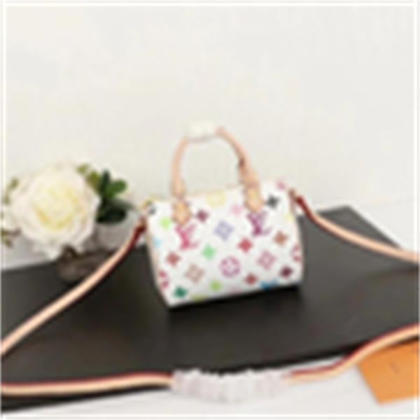 clutches designer totes luxury m61252 bag m92645 mini cross pillow bag handbags iconic body handles evening shoulder bags
clutches designer totes luxury m61252 bag m92645 mini cross pillow bag handbags iconic body handles evening shoulder bags
