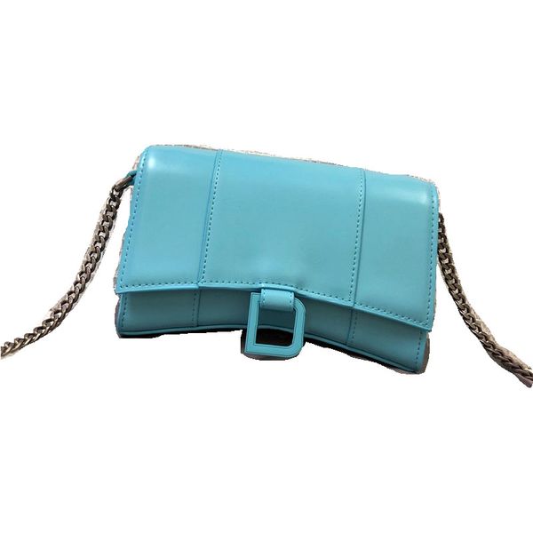 ladies totes designer handbags luxury leather letter buttons inside zipper classic fashion
ladies totes designer handbags luxury leather letter buttons inside zipper classic fashion