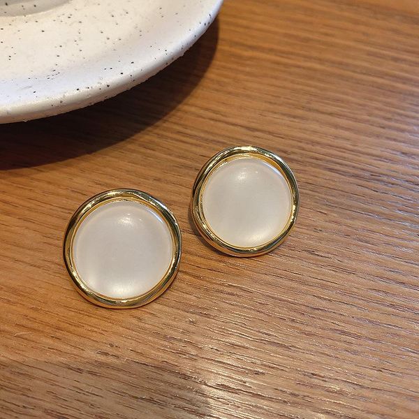 stud minar trendy round resin earrings for women gold color alloy geometric korean fashion party jewelry oorbellen, Golden;silver
stud minar trendy round resin earrings for women gold color alloy geometric korean fashion party jewelry oorbellen, Golden;silver