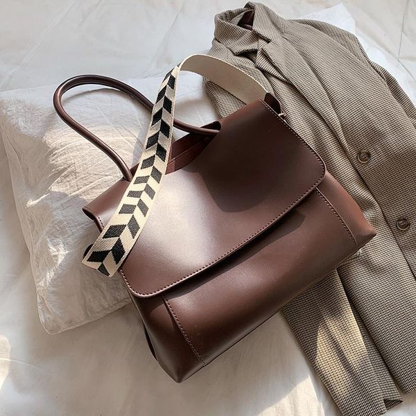 casual wide strap women shoulder bags designer handbags luxury soft pu leather crossbody messenger bag lady large capacity totes
casual wide strap women shoulder bags designer handbags luxury soft pu leather crossbody messenger bag lady large capacity totes