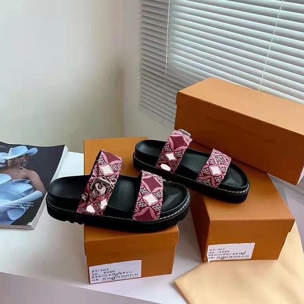 2022classics sandals fashion slippers floral buckle latch cow leather gear bottoms women shoes striped beach casual slipper comf, Black 
2022classics sandals fashion slippers floral buckle latch cow leather gear bottoms women shoes striped beach casual slipper comf, Black