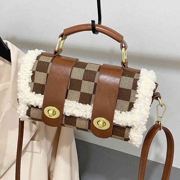 handbag hairy texture small bag women's 2021 fashion autumn and winter versatile minority portable boston single shoulder messenger, Black;red
handbag hairy texture small bag women's 2021 fashion autumn and winter versatile minority portable boston single shoulder messenger, Black;red