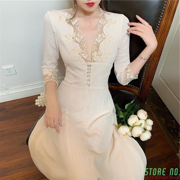 casual dresses floral fairy dress women elegant retro designer party female lace patchwork slim chiffon solid midi autumn 2021, Black;gray
casual dresses floral fairy dress women elegant retro designer party female lace patchwork slim chiffon solid midi autumn 2021, Black;gray