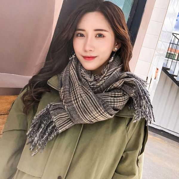 new yangmi plaid scarf in autumn and winter 2020, Blue;black
new yangmi plaid scarf in autumn and winter 2020, Blue;black