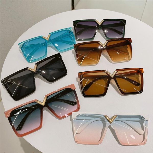 sunglasses 2021 womens v letter designer retro pink green square big frame gradient sun glasses for men, White;black
sunglasses 2021 womens v letter designer retro pink green square big frame gradient sun glasses for men, White;black
