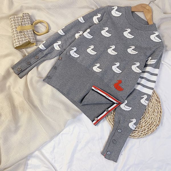 2021 new tb knitted duckling cartoon jacquard sweater women's autumn and winter slim fit versatile bottoming shirt, White;black
2021 new tb knitted duckling cartoon jacquard sweater women's autumn and winter slim fit versatile bottoming shirt, White;black