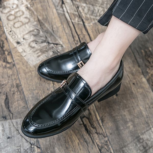 new luxury glossy patent leather black oxford shoes men casual loafers business formal dress footwear sapatos tenis masculino
new luxury glossy patent leather black oxford shoes men casual loafers business formal dress footwear sapatos tenis masculino