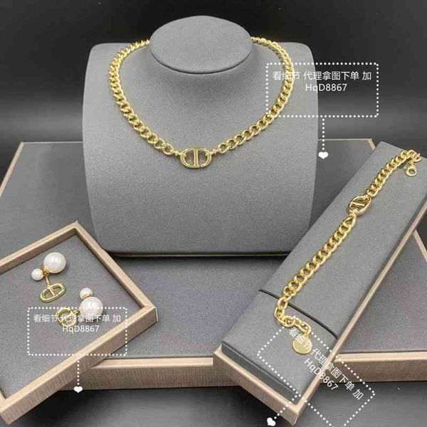 2021 new designer letter necklace female family bracelet hand string earrings pearl tassel earrings, Silver
2021 new designer letter necklace female family bracelet hand string earrings pearl tassel earrings, Silver