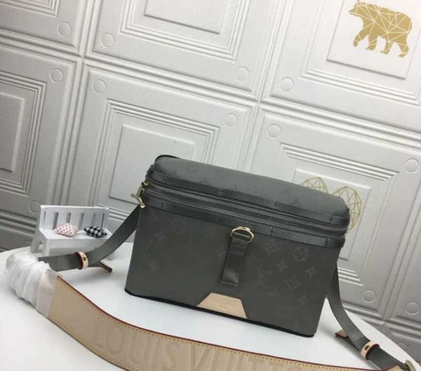 bag brand designer luxury m43889 messenger bag autumn and winter men handbags iconic body handles shoulder bags totes cross clutches eve
bag brand designer luxury m43889 messenger bag autumn and winter men handbags iconic body handles shoulder bags totes cross clutches eve