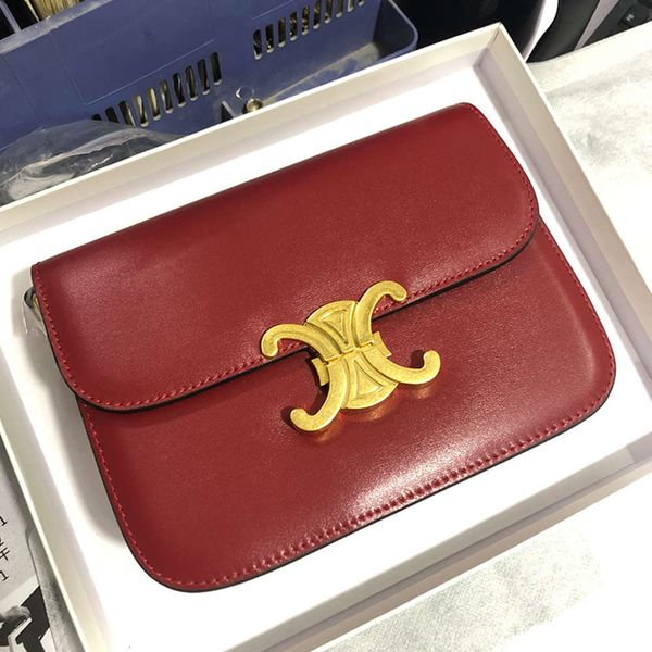 2021 new tofu box triumphal arch small square cowhide women's single shoulder messenger stewardess bag
2021 new tofu box triumphal arch small square cowhide women's single shoulder messenger stewardess bag