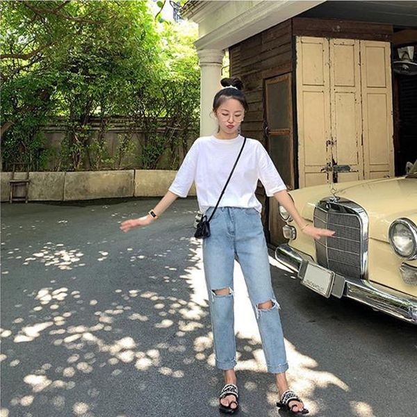 women's jeans king of all kinds children's with holes are loose, high waisted and thin, dad's pants curled light blue
women's jeans king of all kinds children's with holes are loose, high waisted and thin, dad's pants curled light blue