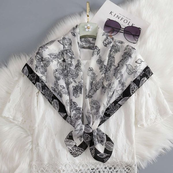 90x90 black white leaves simple women's spring and autumn fashion scarves style more stable, Blue;black
90x90 black white leaves simple women's spring and autumn fashion scarves style more stable, Blue;black