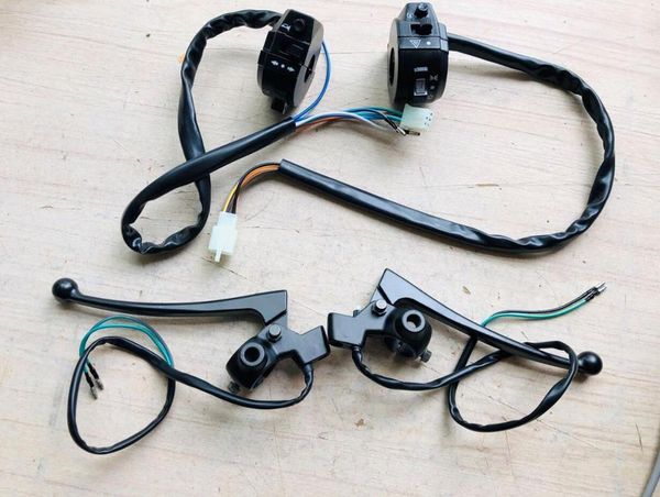 handlebars wy125 xf125 zj125 cg125 right left headlight horn turn signal start motorcycle handle switch with levers
handlebars wy125 xf125 zj125 cg125 right left headlight horn turn signal start motorcycle handle switch with levers