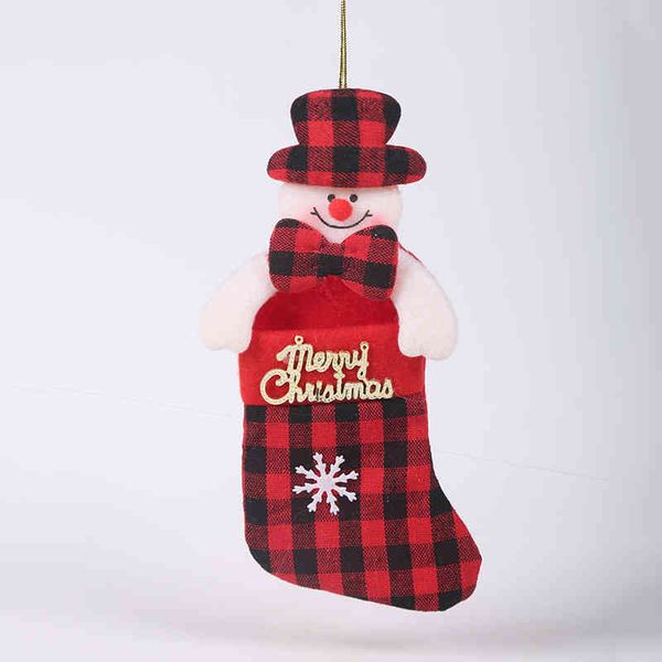 qiaoding new selling decoration red and black lattice snowflake christmas socks linen santa gift bag
qiaoding new selling decoration red and black lattice snowflake christmas socks linen santa gift bag