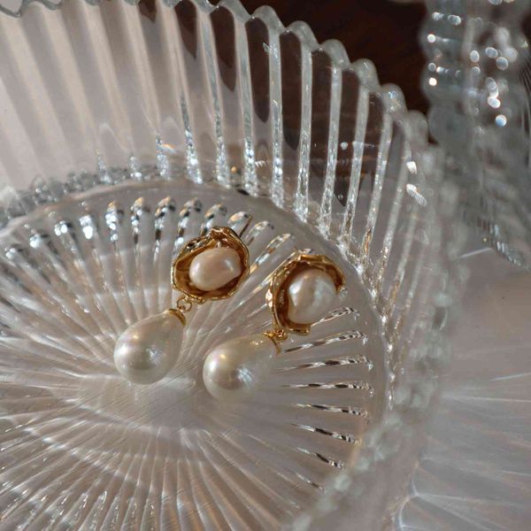 french metal ring freshwater pearl french exquisite earrings real gold and silver needle color protection female c5-2
french metal ring freshwater pearl french exquisite earrings real gold and silver needle color protection female c5-2