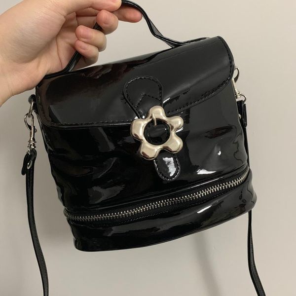 evening bags flower women small shoulder bag retro patent leather crossbody fashion girls buckle bucket bolsa feminina
evening bags flower women small shoulder bag retro patent leather crossbody fashion girls buckle bucket bolsa feminina
