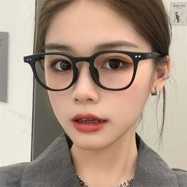 sunglasses 2021 pc frame women men solid lens sun glasses female shades uv400 eyewear male, White;black
sunglasses 2021 pc frame women men solid lens sun glasses female shades uv400 eyewear male, White;black