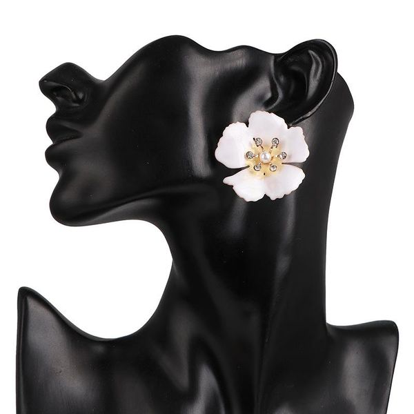 stud latest european floral earrings women's elegant tassels exaggeration big alloy flower ear jewelry gifts for girls, Golden;silver
stud latest european floral earrings women's elegant tassels exaggeration big alloy flower ear jewelry gifts for girls, Golden;silver