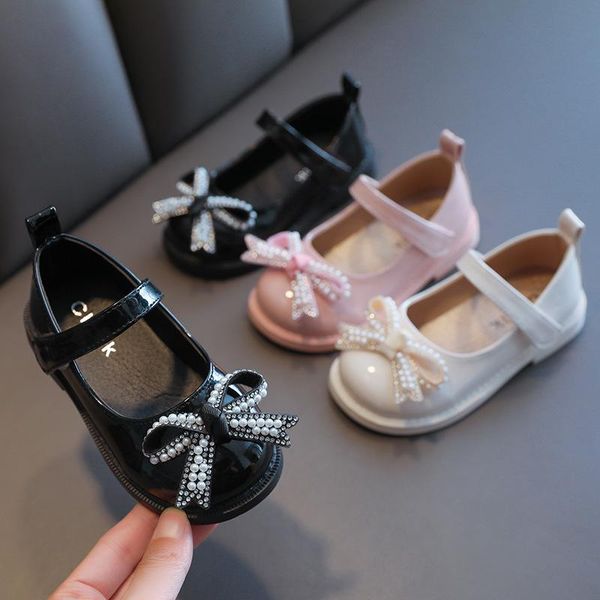 flat shoes girls leather 2021 children' soft sole single pearl butterfly performance princess cute chic, Black;grey
flat shoes girls leather 2021 children' soft sole single pearl butterfly performance princess cute chic, Black;grey