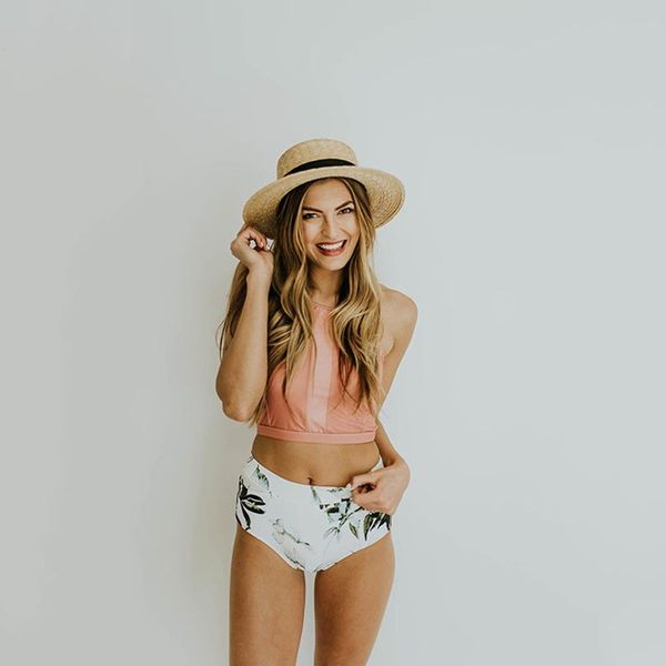 2021 new two piece bikini set high waist swimsuit women swimwear ruffle brazilian summer floral printed bthing suit
2021 new two piece bikini set high waist swimsuit women swimwear ruffle brazilian summer floral printed bthing suit