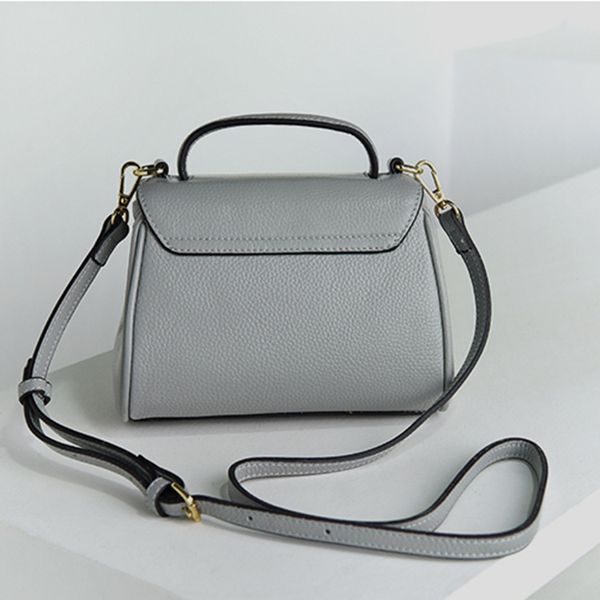 luxury handbags shoulder bags women chest pack lady tote chains leather handbag g033
luxury handbags shoulder bags women chest pack lady tote chains leather handbag g033