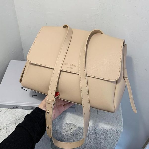 solid color large tote bag 2021 fashion new high-quality pu leather women's designer handbag casual shoulder messenger bag
solid color large tote bag 2021 fashion new high-quality pu leather women's designer handbag casual shoulder messenger bag