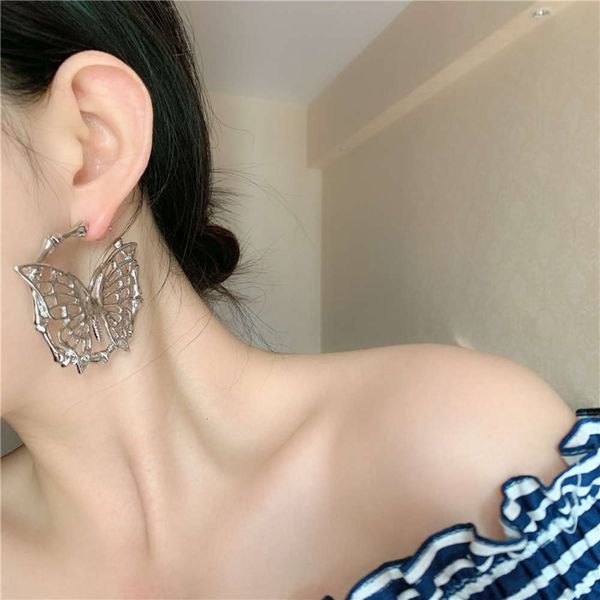 hbp fashion japan and south korea niche design circle hollowed out exaggerated dark metal knuckle big butterfly earrings cool girl, Silver
hbp fashion japan and south korea niche design circle hollowed out exaggerated dark metal knuckle big butterfly earrings cool girl, Silver