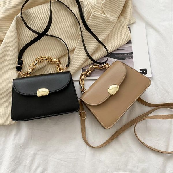 cross body women fashion pu leather messenger bag chain strap elegant lady flap crossbody bags female casual solid color small handbags
cross body women fashion pu leather messenger bag chain strap elegant lady flap crossbody bags female casual solid color small handbags