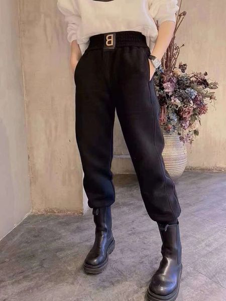 2021 new premium casual desportivo sweatpants para a mulher outono inverno calas designer de luxo harajuku kpop estilo coreano ew7l, Black;white
2021 new premium casual desportivo sweatpants para a mulher outono inverno calas designer de luxo harajuku kpop estilo coreano ew7l, Black;white