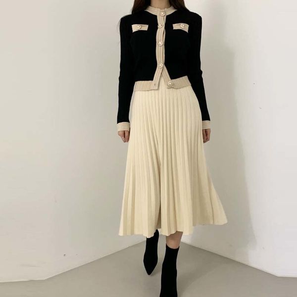 2021 new ladies knitted 2 piece unique female ensemble pearl cardigan buttons plied skirt long suit wg7s, White
2021 new ladies knitted 2 piece unique female ensemble pearl cardigan buttons plied skirt long suit wg7s, White