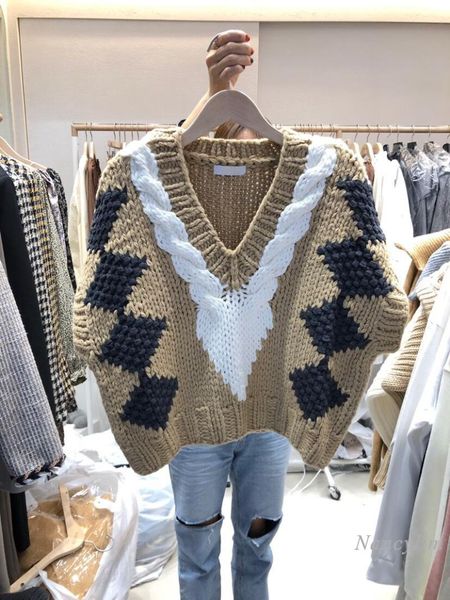 knit vest for women 2021 autumn and winter new elegant v-collar contrast color twisted short all-matching knitted waistcoat, Black;white
knit vest for women 2021 autumn and winter new elegant v-collar contrast color twisted short all-matching knitted waistcoat, Black;white