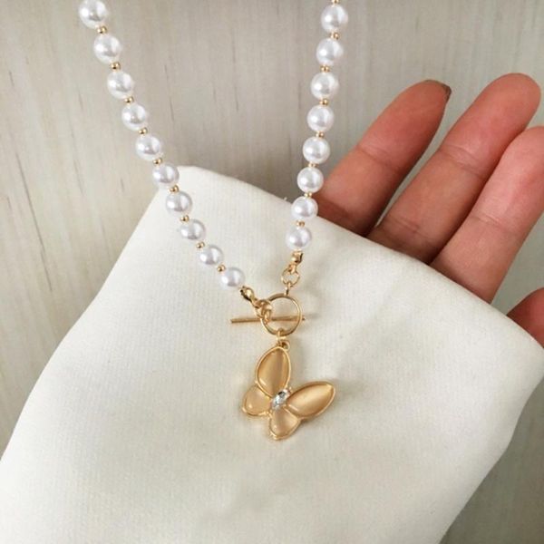 pendant necklaces style restoring ancient ways of imitation pearl necklace chain clavicle butterfly, Silver
pendant necklaces style restoring ancient ways of imitation pearl necklace chain clavicle butterfly, Silver