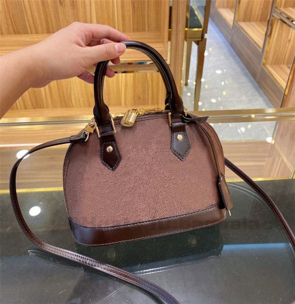 shoulder bags 2021 new luxurys designers mini shell bags handbags crossbody bag fashion women leather bolsos de las mujeres
shoulder bags 2021 new luxurys designers mini shell bags handbags crossbody bag fashion women leather bolsos de las mujeres