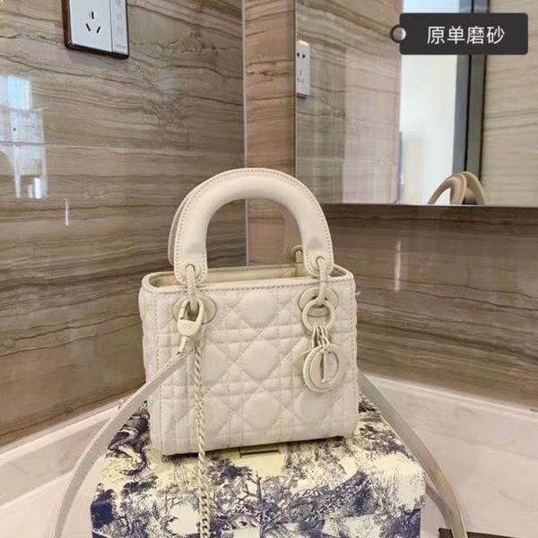 202 new style women's princess bag xiaoxiangfeng handbag lingge chain bag, one shoulder messenger crossbody bag ysj
202 new style women's princess bag xiaoxiangfeng handbag lingge chain bag, one shoulder messenger crossbody bag ysj