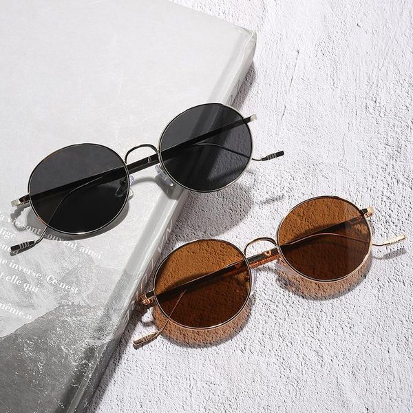 sunglasses big face black metal frame european and american fashion trend anti-ultraviolet street shooting, White;black
sunglasses big face black metal frame european and american fashion trend anti-ultraviolet street shooting, White;black