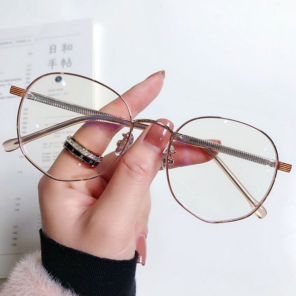design sunglasses new blue light proof fashion polygonal pin optical myopia frame male 1009, White;black
design sunglasses new blue light proof fashion polygonal pin optical myopia frame male 1009, White;black