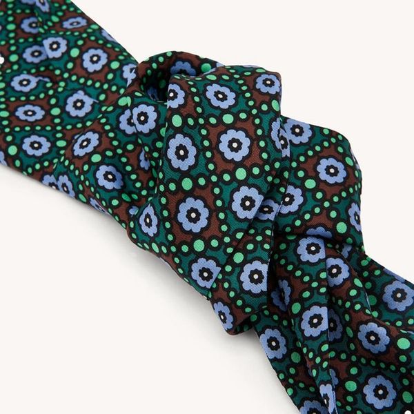 scarves patads france s family 21 spring and summer floral silk scarf sfabo00386, Blue;gray
scarves patads france s family 21 spring and summer floral silk scarf sfabo00386, Blue;gray