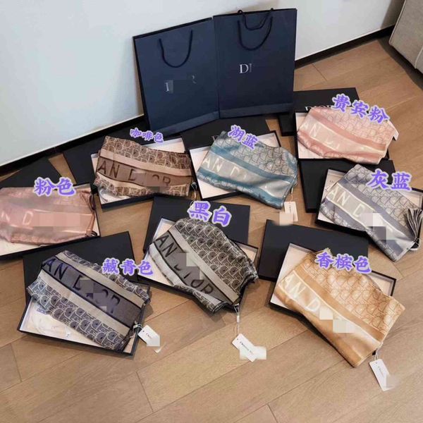 the new design d family royal jacquard letter scarf female autumn and winter new fashion tencel cotton student shawl double-sided bib, Blue;gray
the new design d family royal jacquard letter scarf female autumn and winter new fashion tencel cotton student shawl double-sided bib, Blue;gray