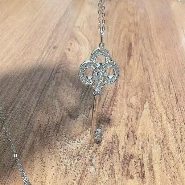 chains 1:1 925 sterling silver classic individual style key necklace, inlaid with zircon and three flowers, holiday gift for women
chains 1:1 925 sterling silver classic individual style key necklace, inlaid with zircon and three flowers, holiday gift for women