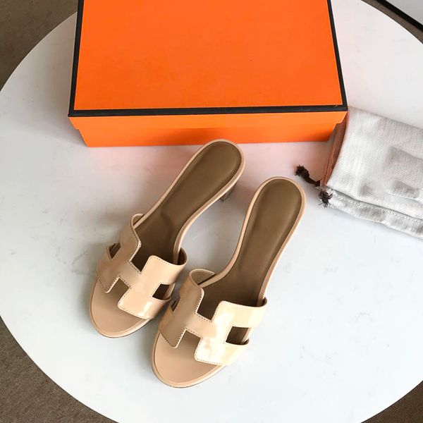 2021 women slippers fashion trend sandals spring summer girls beach slides designer luxury designer popular pure color lady slippers with he, Black
2021 women slippers fashion trend sandals spring summer girls beach slides designer luxury designer popular pure color lady slippers with he, Black