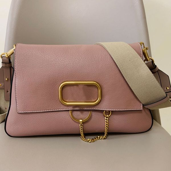 lady shoulder bag cow leather classic flao crossbody bag magnetic buckle messenger bag old v letter detachable wide shoulder strap
lady shoulder bag cow leather classic flao crossbody bag magnetic buckle messenger bag old v letter detachable wide shoulder strap