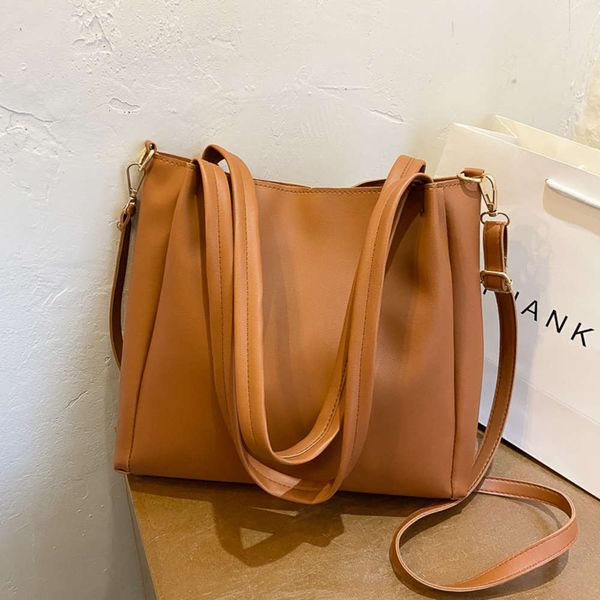hbp women's large capacity soft leather face one shoulder commuter tote 2021 new fashion simple air bucket messenger bag
hbp women's large capacity soft leather face one shoulder commuter tote 2021 new fashion simple air bucket messenger bag