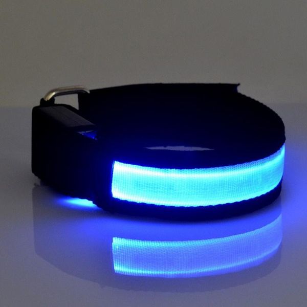 wrist support il cinturino da polso luminoso con fascia a led lampeggiante, Black;red
wrist support il cinturino da polso luminoso con fascia a led lampeggiante, Black;red