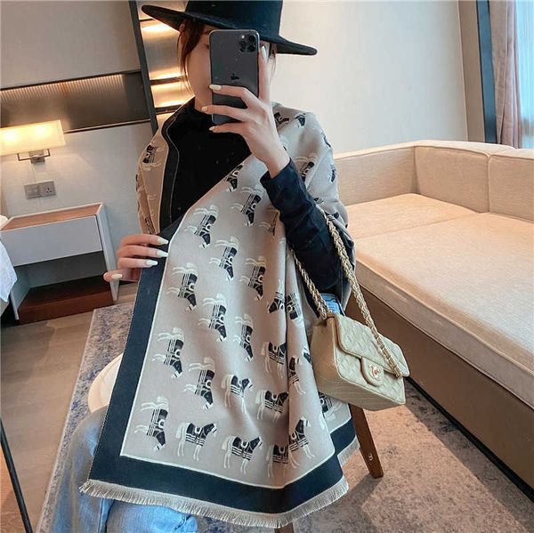 2021 autumn and winter imitation cashmere printing student fashion warm scarf decoration long bib female, Blue;gray
2021 autumn and winter imitation cashmere printing student fashion warm scarf decoration long bib female, Blue;gray