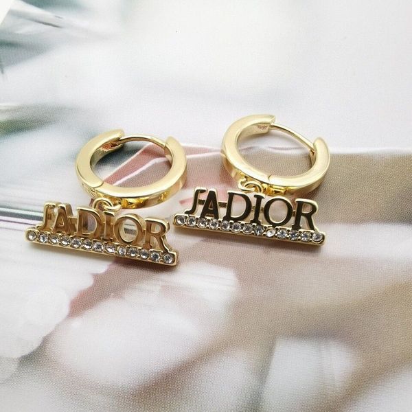 d net earrings gold fashion luxury earclip letter designer jewelry earnail family's 2021 red star's same temperament female, Red;brown
d net earrings gold fashion luxury earclip letter designer jewelry earnail family's 2021 red star's same temperament female, Red;brown