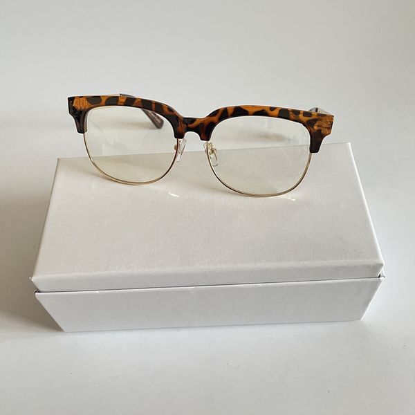 luxury sunglasses for men retro round women sun glasses metal half frame eyeglasses with box and packaging, White;black
luxury sunglasses for men retro round women sun glasses metal half frame eyeglasses with box and packaging, White;black