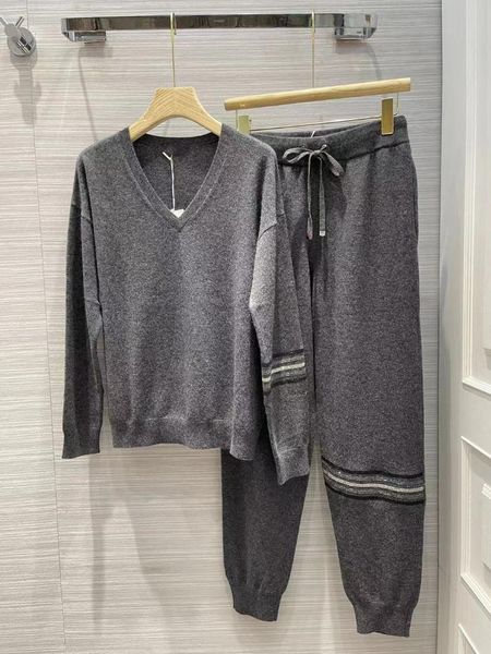 women's two piece pants fyion autumn winter cashmere knitted 2 pieces sets women v-neck pullover sweater + waist elastic long 2021 bead, White
women's two piece pants fyion autumn winter cashmere knitted 2 pieces sets women v-neck pullover sweater + waist elastic long 2021 bead, White