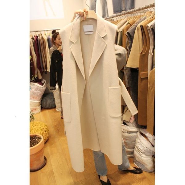 korea dongdamen women's wear 2021 early autumn and winter foreign style suit collar medium long woolen vt coat, Black;white
korea dongdamen women's wear 2021 early autumn and winter foreign style suit collar medium long woolen vt coat, Black;white