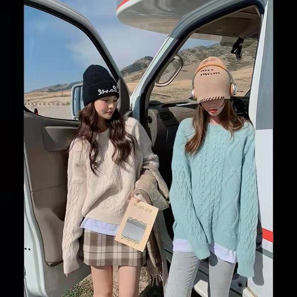 2021 lovely solid color pullover loose knit single autumn winter new foreign style versatile sweater fashion, White;black
2021 lovely solid color pullover loose knit single autumn winter new foreign style versatile sweater fashion, White;black